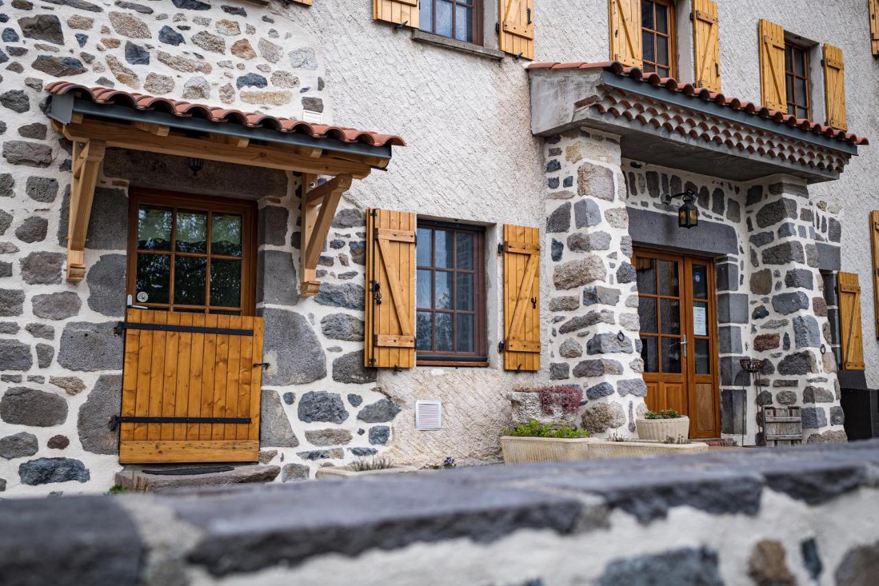 Maison D'Hote La Grange Aux Ayres Olloix Exterior photo